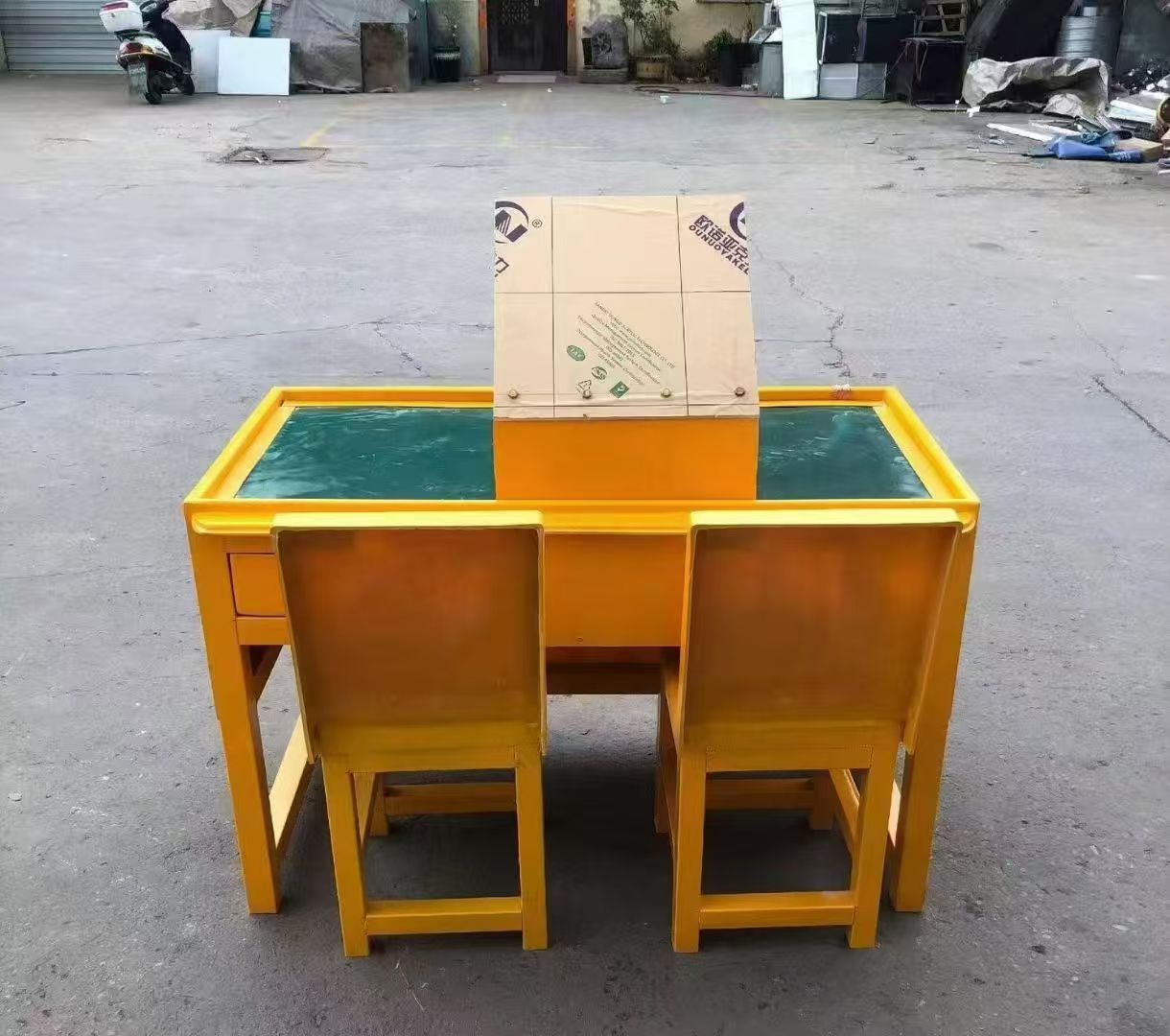 新城防静电导通桌井下煤矿火工品发放桌：危险品流转的安全守护者